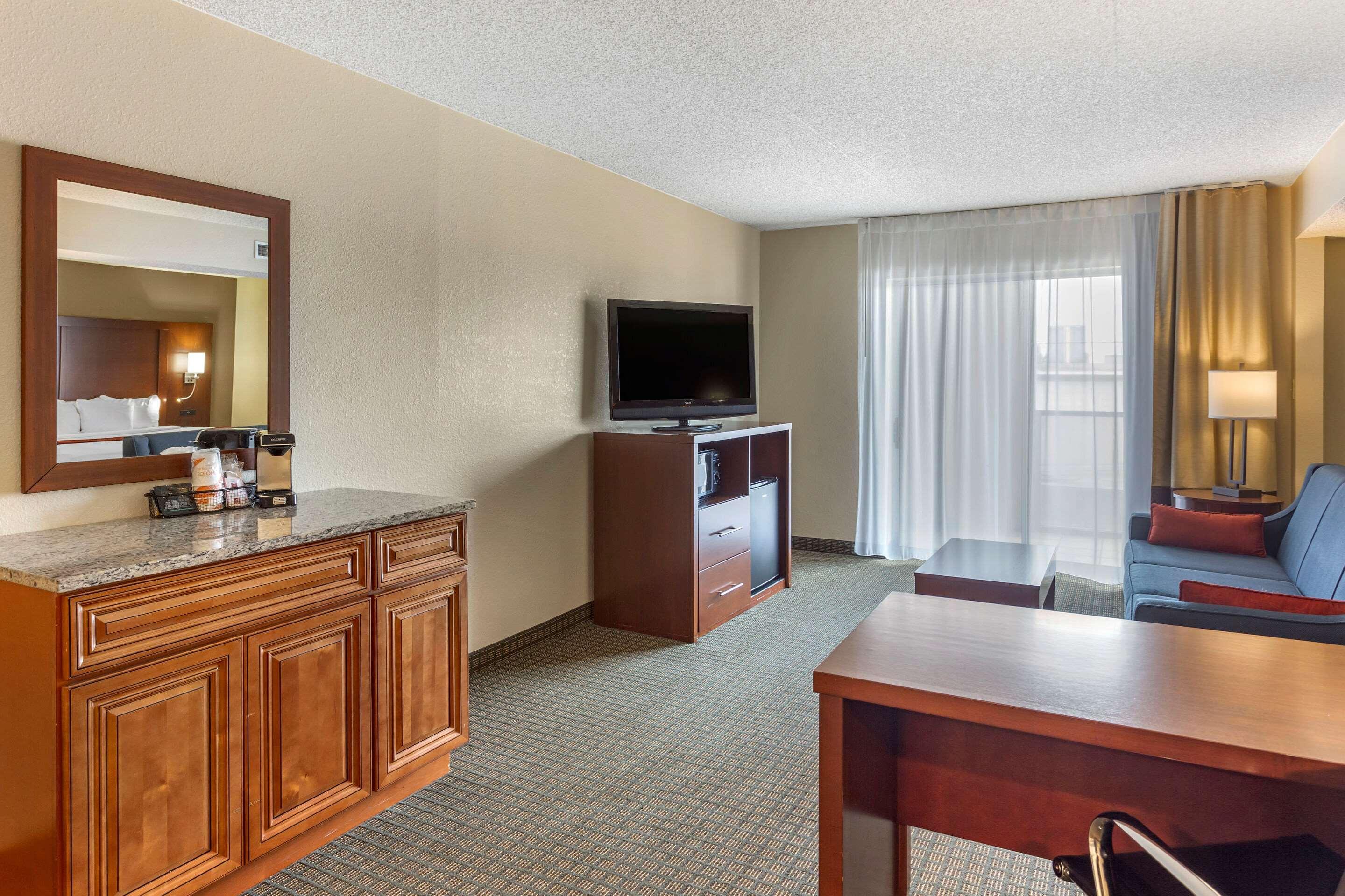 Comfort Inn & Suites Rochelle - Dekalb Eksteriør billede